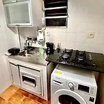 Apartamento 400 Metros Da Praia De Copacabana - Conforto E Localizacao Perfeita