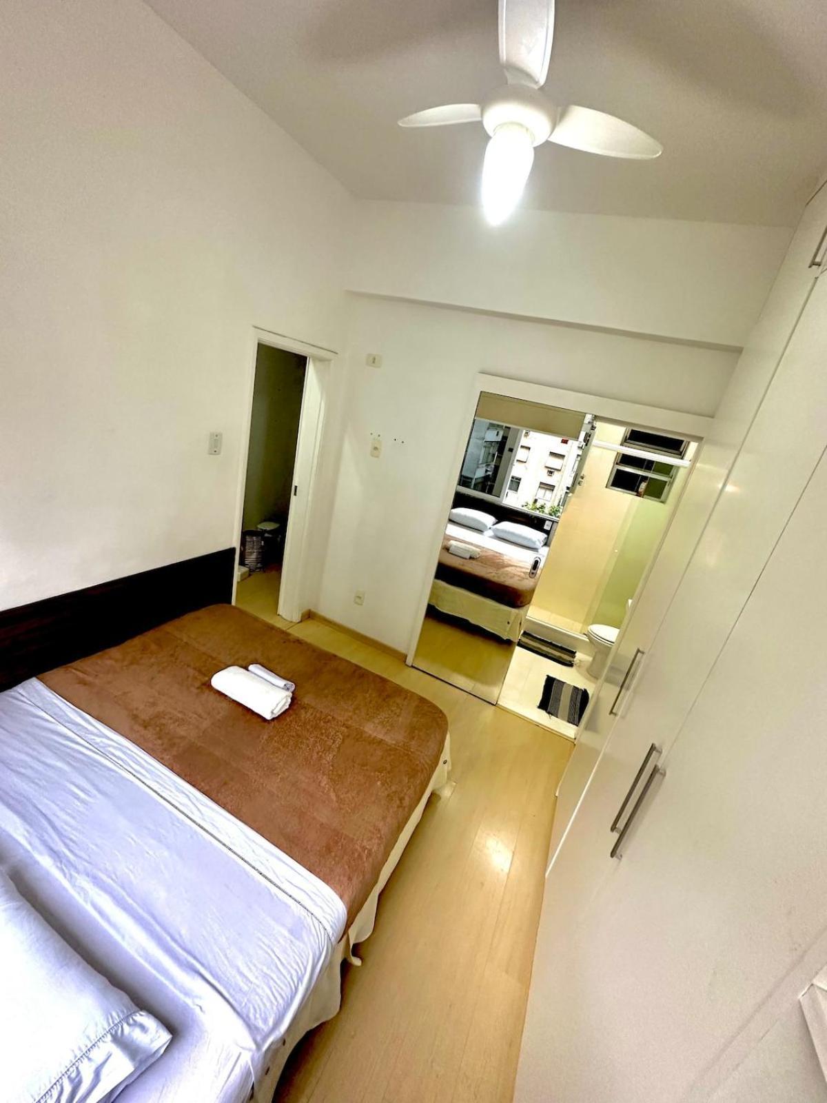 Apartamento 400 Metros Da De Copacabana - Conforto E Localizacao Perfeita Rio de Janeiro